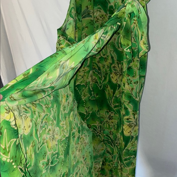 Elegant Green Floral Maxi Dress - Picture 3 of 6